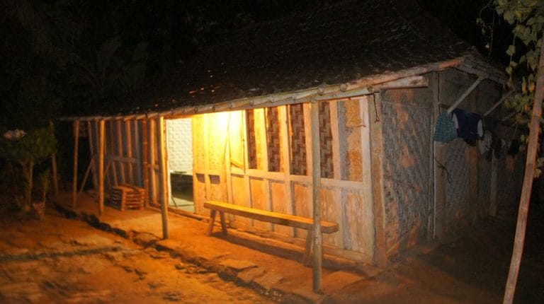 Bantuan untuk Janda “S” yang Rumahnya Hampir Rubuh